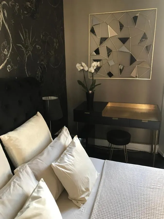 Lippi 42 Guest House Villa With Private Garden Milan 0*,
