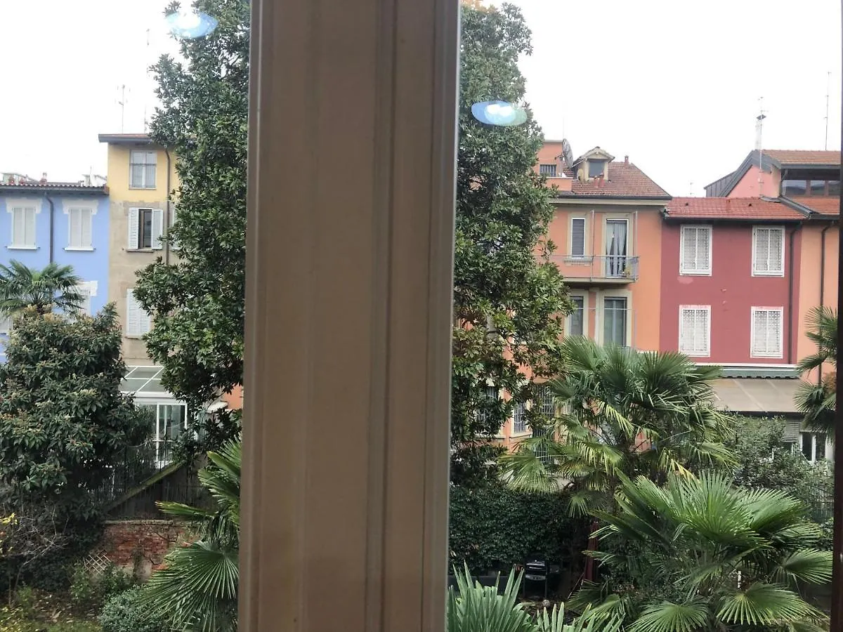 Lippi 42 Guest House Villa With Private Garden Milan