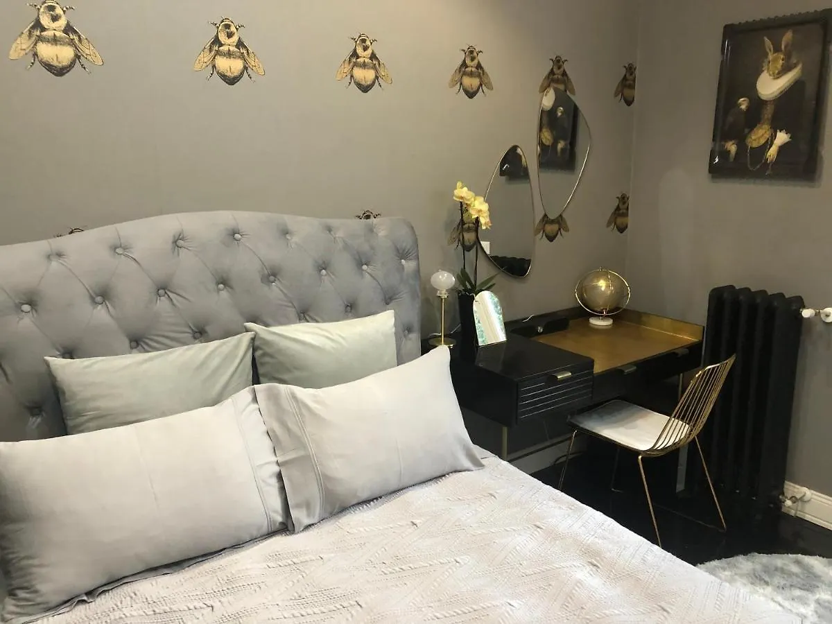 Lippi 42 Guest House Villa With Private Garden Milan Couette-café