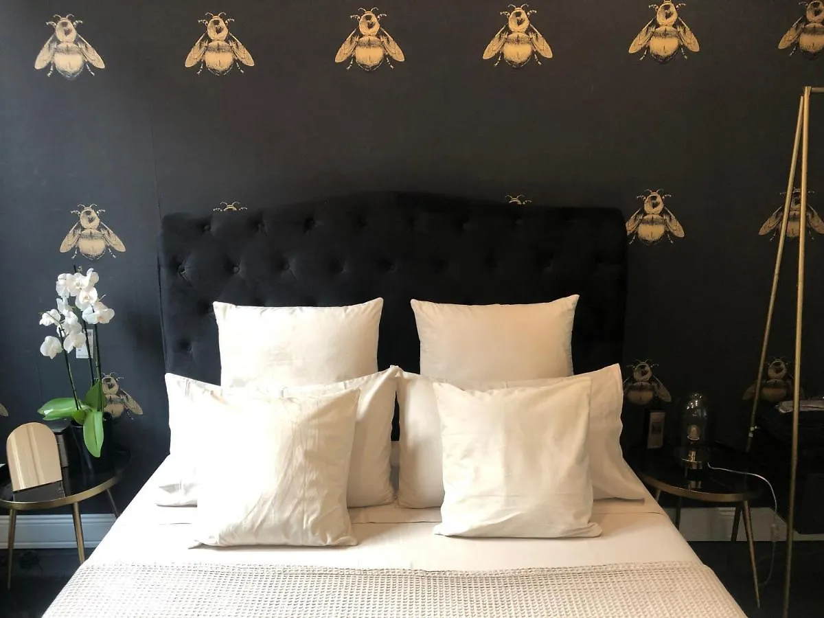 Lippi 42 Guest House Villa With Private Garden Milan