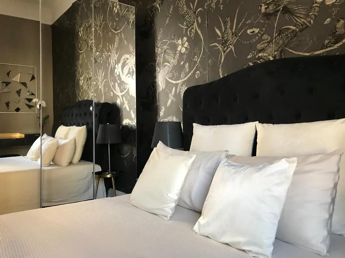 Lippi 42 Guest House Villa With Private Garden Milan Bed & Breakfast
