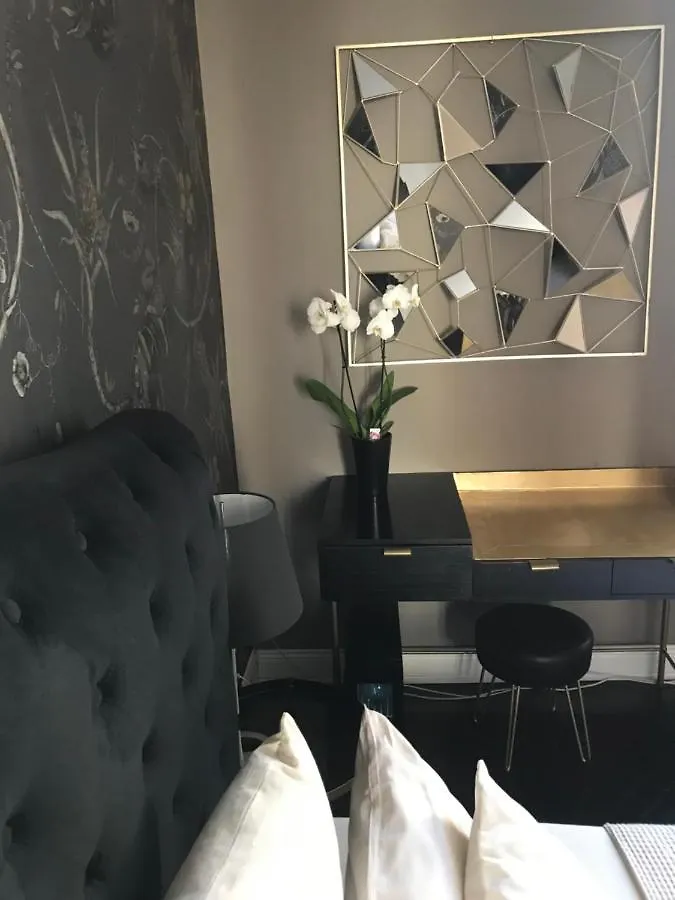Lippi 42 Guest House Villa With Private Garden Milan 0*,  Italy