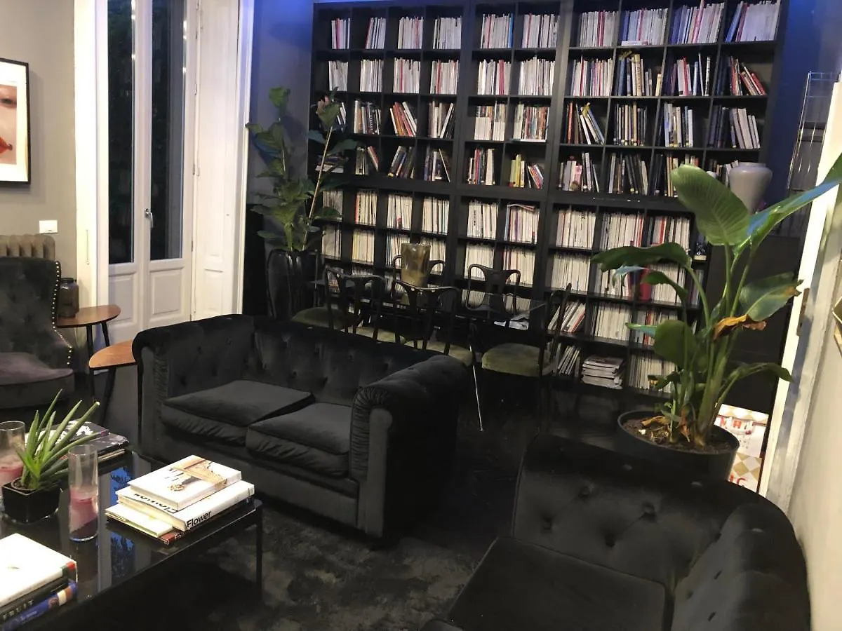 Lippi 42 Guest House Villa With Private Garden Milan Bed & Breakfast